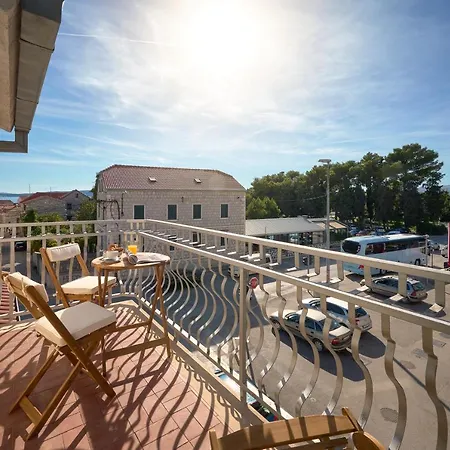 Zora Apartmán