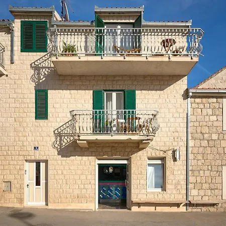 Zora Apartment Kastela
