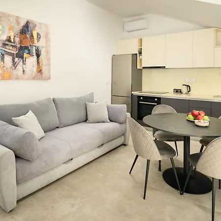 Zora Apartment *