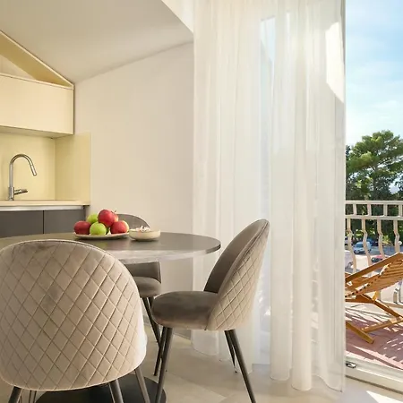 Zora Apartment *