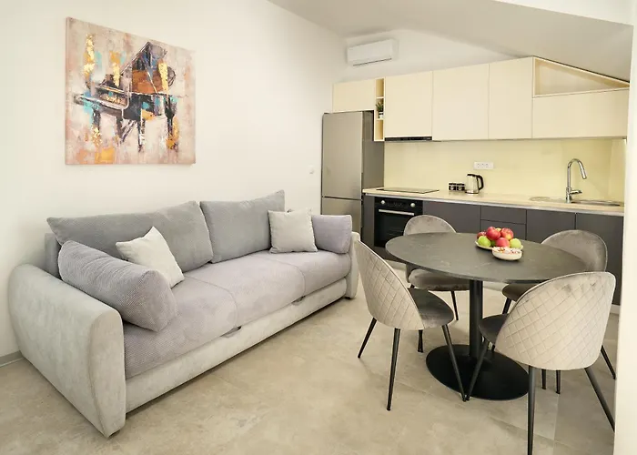 Zora Apartmán *